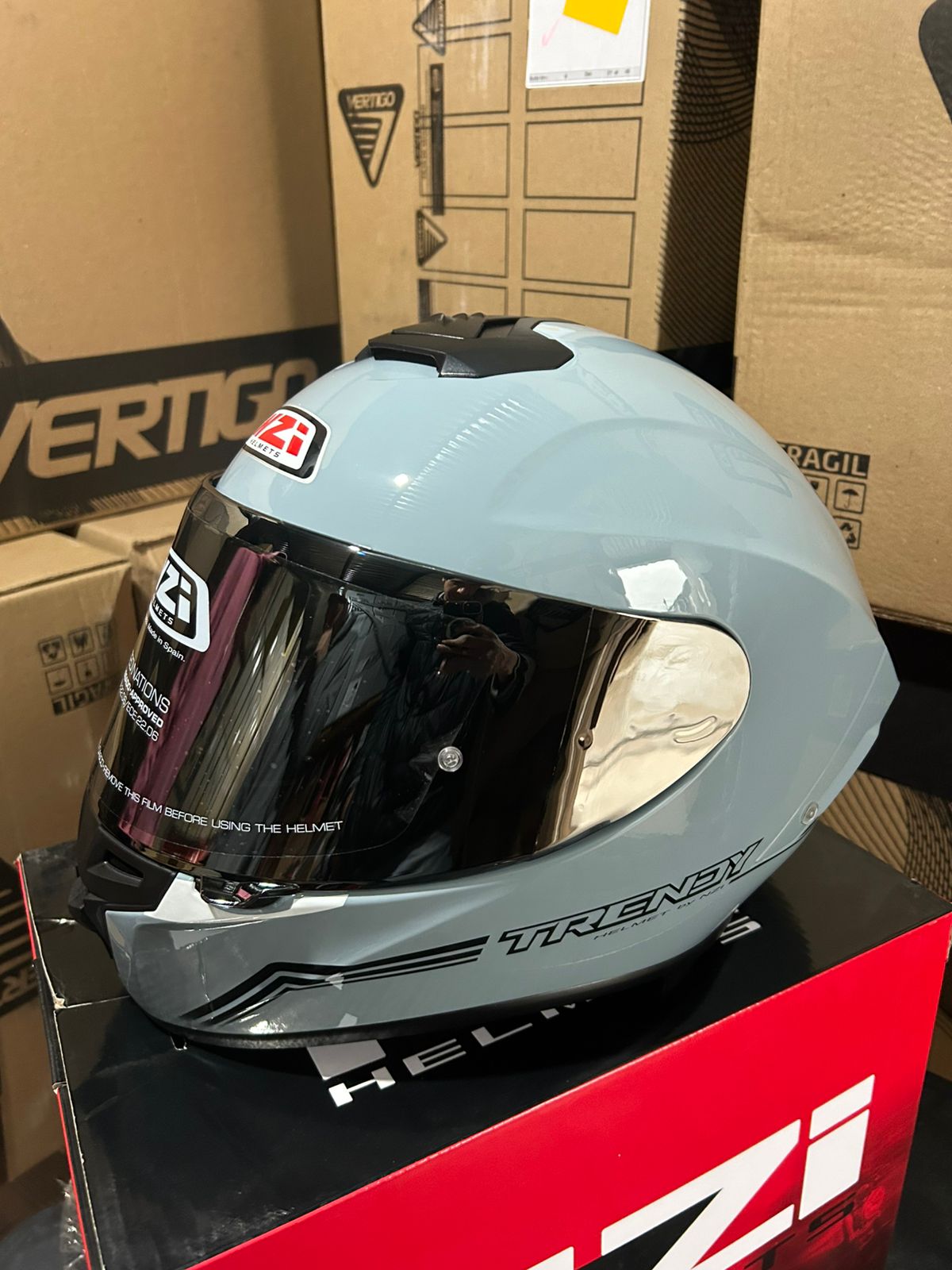 Casco NZI Trendy – Diseño moderno y protección superior - Image 2